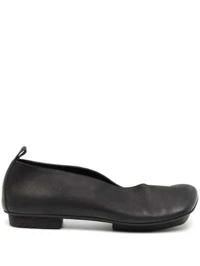Uma Wang Leather Ballet Flats With An Asymmetric Toe. In Black