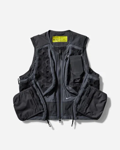 Shop Nike Men S Ispa Modular Pocket Vest Anthracite In Grey