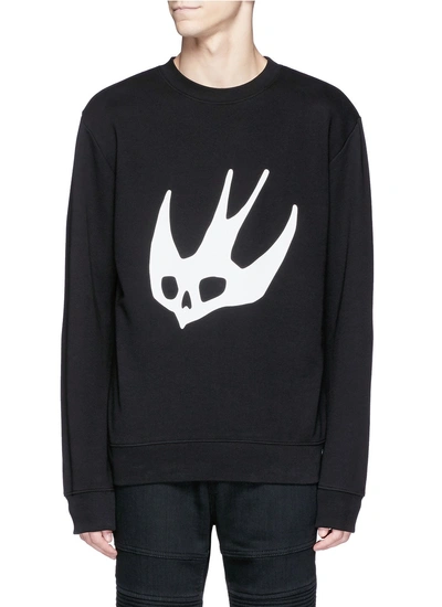 【送料&関税込】Alexander McQueen skull Sweatshirt McQueen Skull Sweater in Black & Lust Red | FWRD