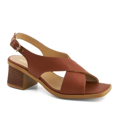 Andrea Medium Heel Crossed Straps Sandals In Brown
