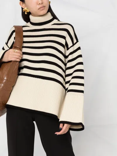 Totême Two-tone Design Turtleneck Jumper