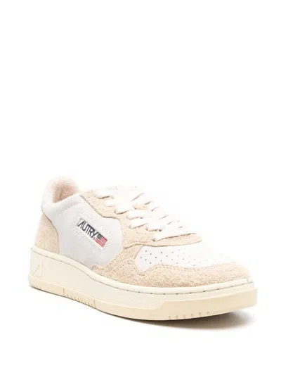 Autry Low Platform Sole Suede Sneakers In Neutral
