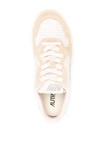 Autry Low Platform Sole Suede Sneakers In Neutral