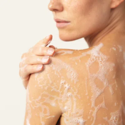 Evolvetogether Nutrient-rich Body Cleanser In Transparent