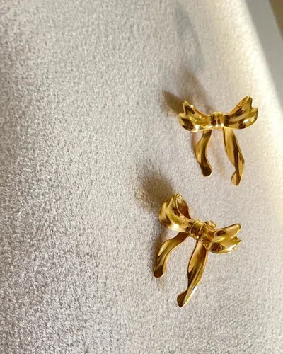 Hannan Ribbon Studs In Gold