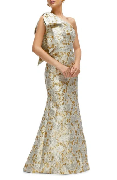 Alfred Sung One-shoulder Metallic Jacquard Trumpet Gown In Winter Rose