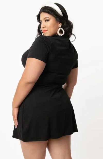 Unique Vintage Plus Size Mock Neck Short Sleeve Wave Maker Shift Dress In Black
