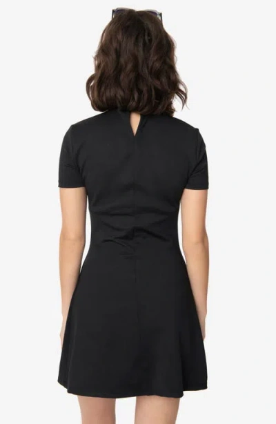 Unique Vintage Mock Neck Short Sleeve Wave Maker Shift Dress In Black