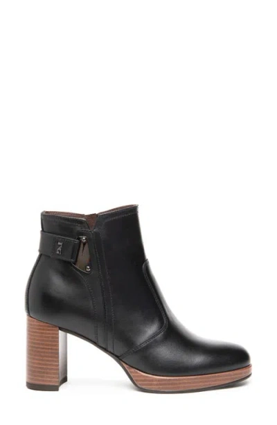 Nerogiardini Leather Buckle Block-heel Booties In Black