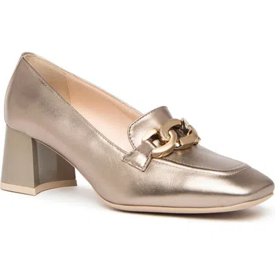 Nerogiardini Chain Metallic Leather Loafer Pumps In Gold
