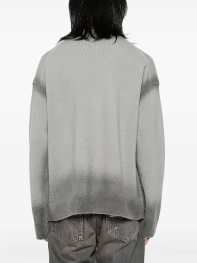 Juunj Gradient Round Neck Sweater In Grey
