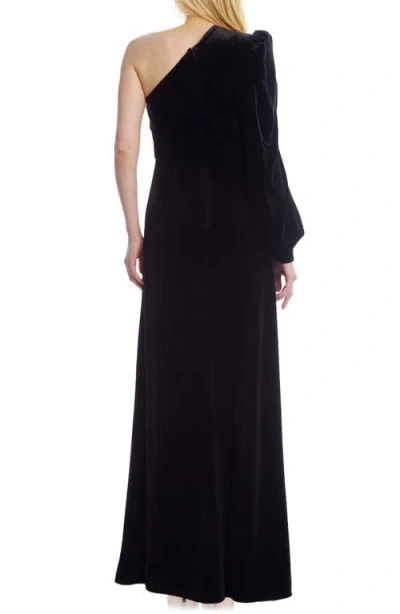 Jewel Badgley Mischka One-shoulder Puff Sleeve Velvet Gown In Black