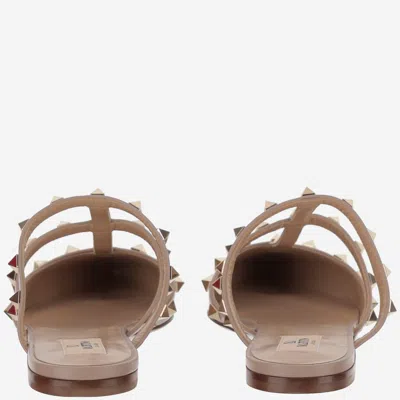 Valentino Garavani Rockstud Patent-leather Mule Woman Poudre 41.5 In Poudre