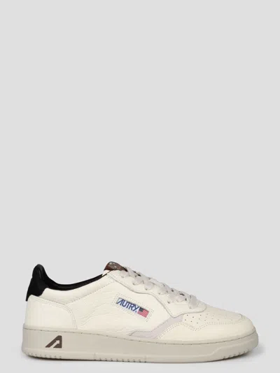 Shop Autry Medalist Low Aulm Sneakers In White