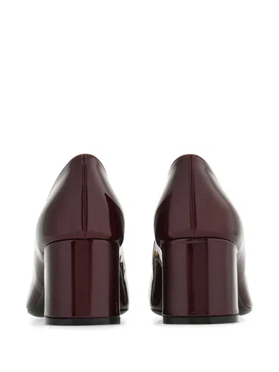 Ferragamo Pump With Gancini Ornament In Red