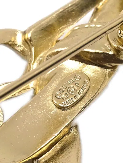 Pre-owned Chanel 2002 Brooch Pin In Gold