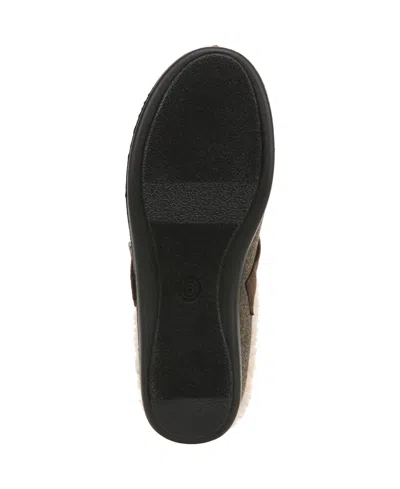 Bzees Eternity Womens Buckle Faux Fur Slide Slippers In Green Fleece Fabric