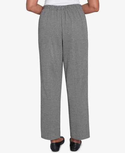 Alfred Dunner Petite Runway Ready Chic Pull On Houndstooth Short Length Pant In Black,white Metallic