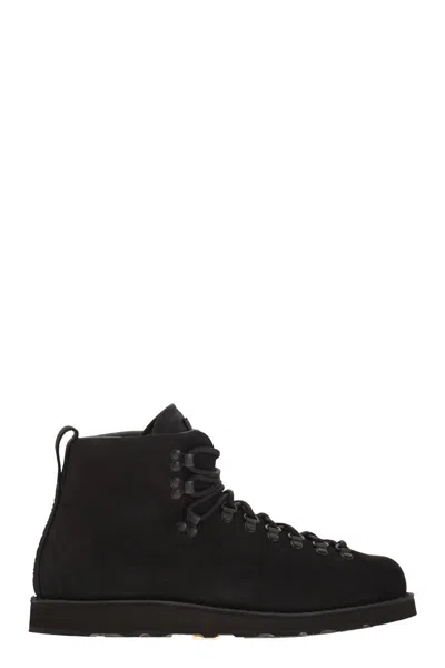 Stone Island Boot With Rubber Sole And Cushioning In Black