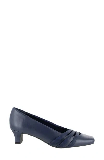 Easy Street Entice Womens Faux Leather Square Toe Kitten Heels In Navy/lizard