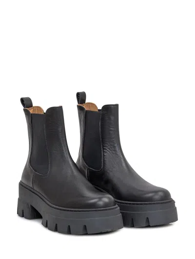 Ennequadro Leather Chelsea Boots In Black