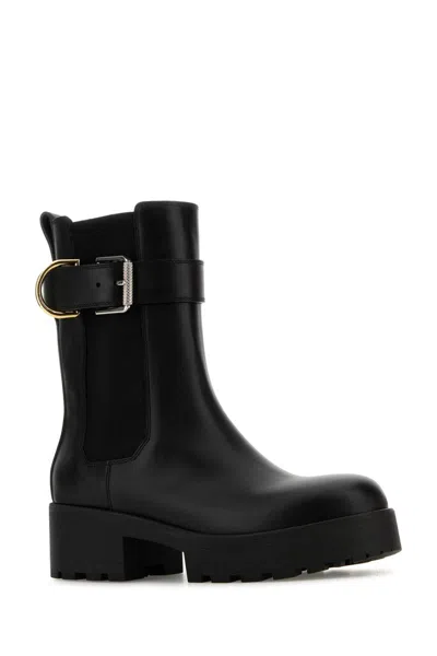 Givenchy Voyou Leather Buckle Chelsea Boots In Black