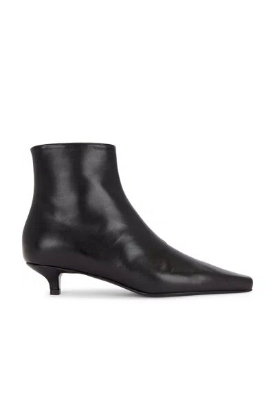 Totême Toteme Slim Ankle Boot Patent Black In Black