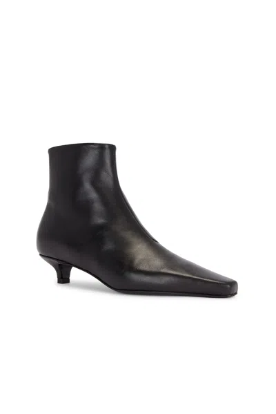 Totême Toteme Slim Ankle Boot Patent Black In Black