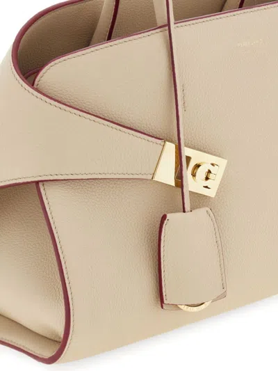 Ferragamo Bolso Top Handle S Beige Vivos Granate In Neutrals