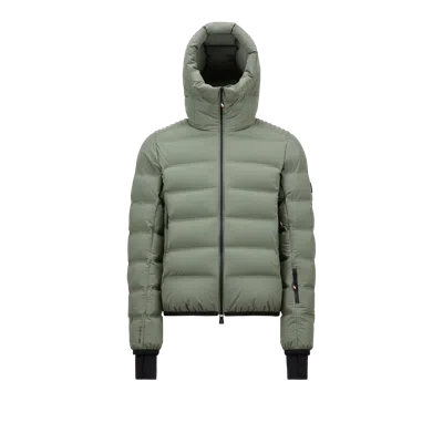 Shop Moncler Doudoune Courte Lagorai In Green