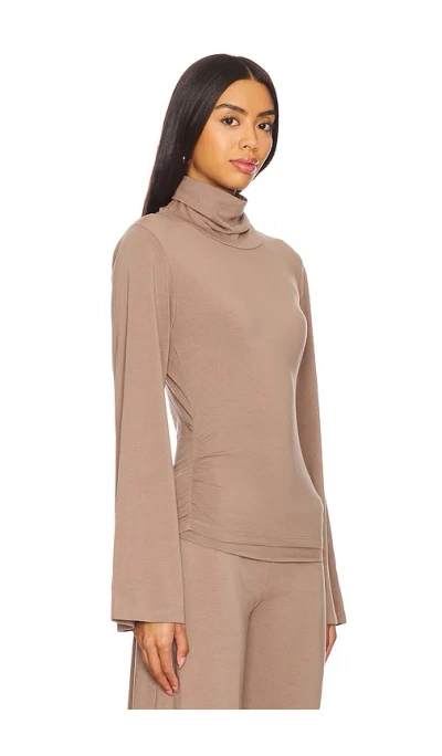 Bobi Long Sleeve In Brown