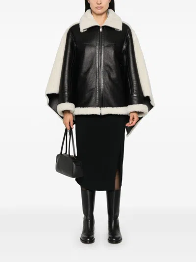 Alainpaul Shearling-cape Jacket In Schwarz