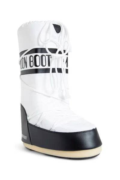 Shop Moon Boot Unisex Black&white Boots