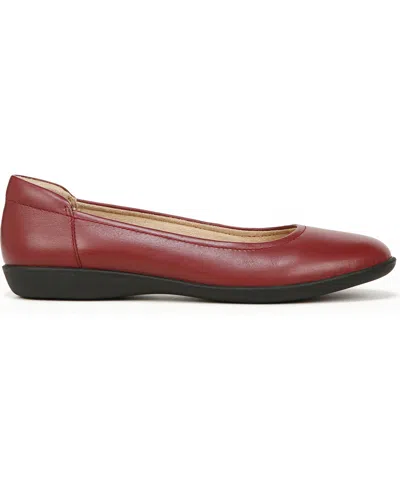 Naturalizer Flexy Slip-on Flats In Red Leather