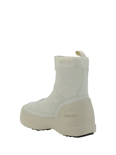 Moon Boot Luna Ankle Boots In Cream