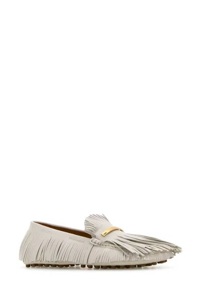 Tod's Logo-plaque Franged Leather Loafers In White
