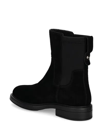 LOGO标牌绒面皮高筒靴