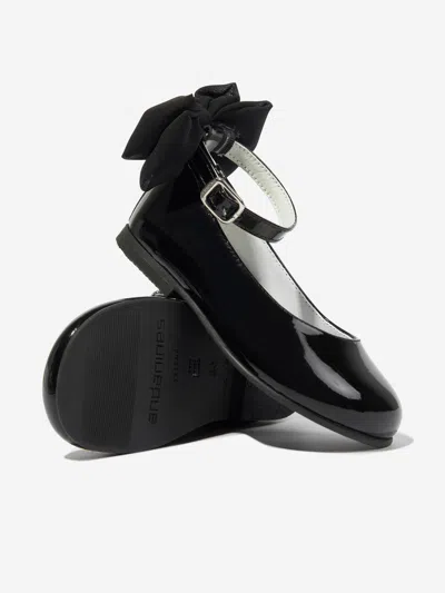 Andanines Girls Patent Leather Bow Shoes In Black