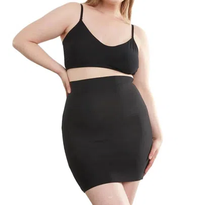 Commando Two-faced Tech Half Slip Skirt In Black In Black