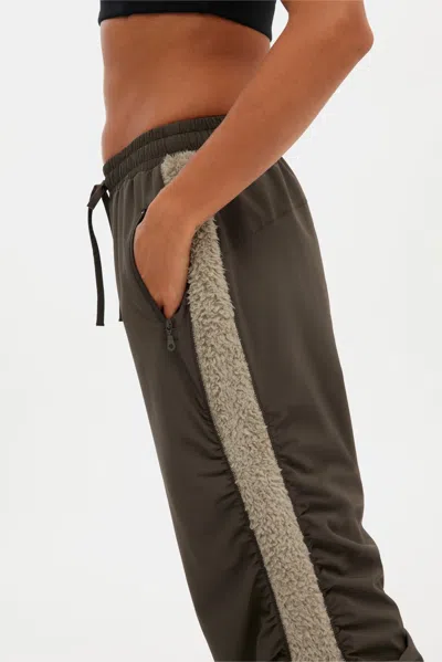 Girlfriend Collective Kalamata Flextrack Ruched Pant