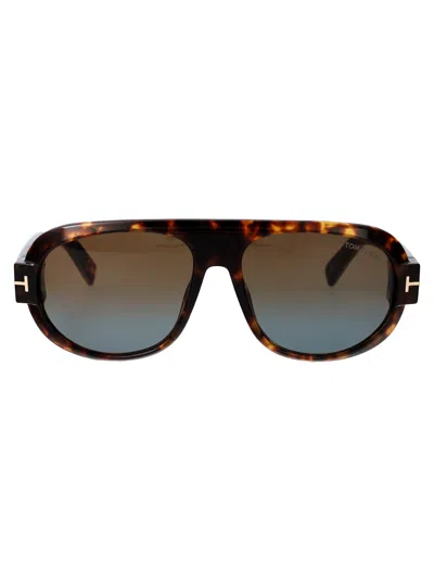 Shop Tom Ford Aviator Sunglasses Ft1102 52 F