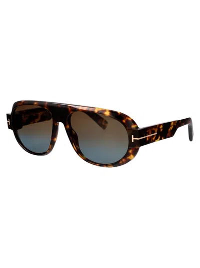 Shop Tom Ford Aviator Sunglasses Ft1102 52 F