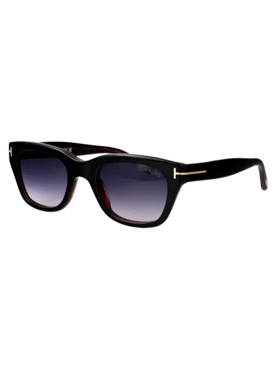 Shop Tom Ford Squared Sunglasses Ft0237 05 B