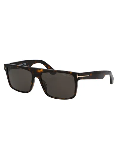 Tom Ford Squared Sunglasses Ft0999 52 A