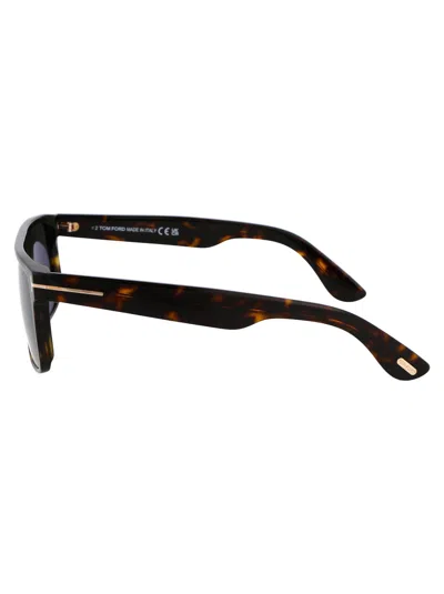 Tom Ford Squared Sunglasses Ft0999 52 A