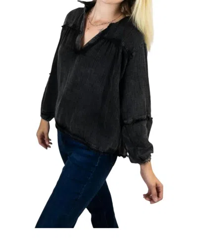 EESOME CHESNEY TOP IN BLACK 