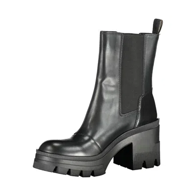 Calvin Klein Elegant Heeled Boot With Chic Print Detail In Black