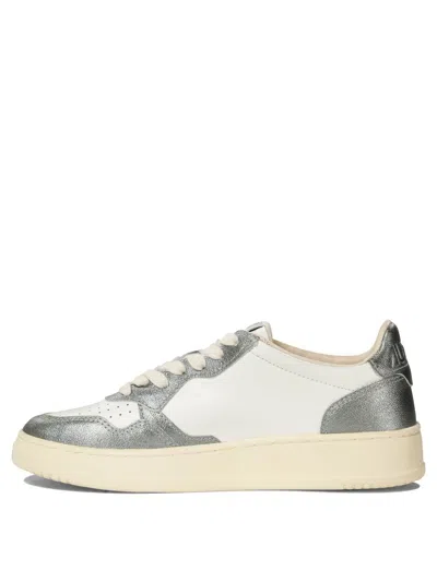 Autry 'medalist Low' White And Silver Low Top Sneakers With Logo Patch In Silver