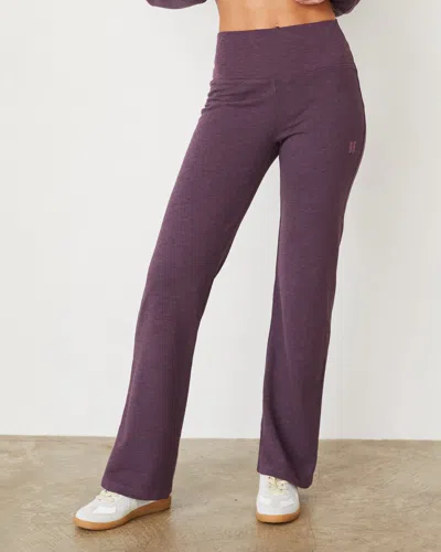 Monrow Original Fleece Flare Pant In Heathered Grape
