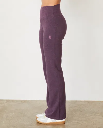 Monrow Original Fleece Flare Pant In Heathered Grape